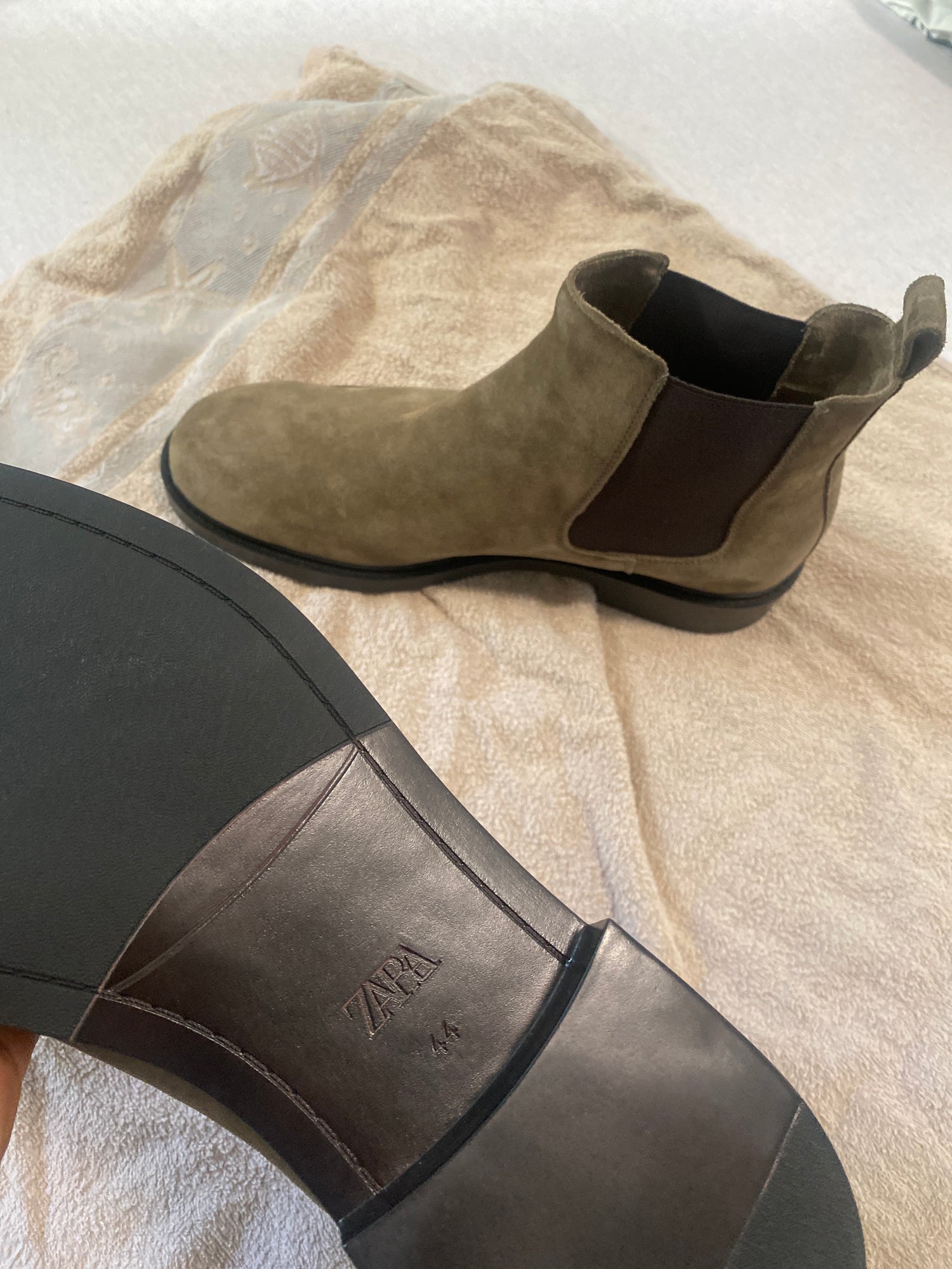 Zara Suede Chelsea Boots – Taupe